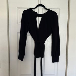 BEBE black keyhole blouse with waist tie